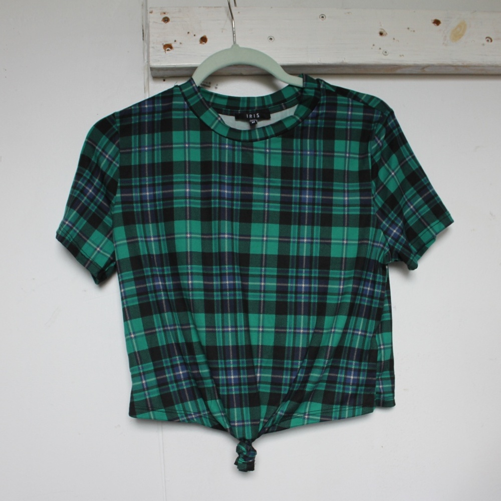 Tie-Waist Crop top